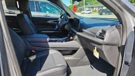2025 Chevrolet Traverse - Image 8