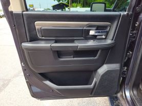 2016 RAM 1500 CREW CAB PICKUP V8, HEMI, 5.7 LITER SPORT PICKUP 4D 5 1/2 FT