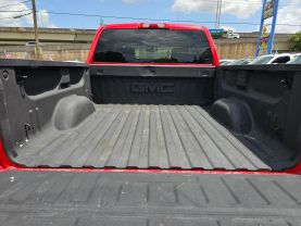 2016 GMC SIERRA 1500 CREW CAB PICKUP V8, ECOTEC3, 5.3 LITER SLT PICKUP 4D 5 3/4 FT