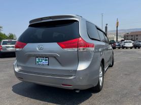 2011 TOYOTA SIENNA VAN V6, 3.5 LITER LE MINIVAN 4D