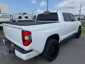 2017 TOYOTA TUNDRA CREWMAX PICKUP V8, 4.6 LITER SR5 PICKUP 4D 5 1/2 FT