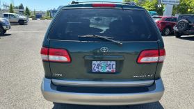2002 TOYOTA SIENNA
