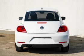 2012 Volkswagen Beetle - Image 10