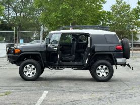 2007 TOYOTA FJ CRUISER SUV V6, 4.0 LITER SPORT UTILITY 2D