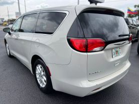 2017 CHRYSLER PACIFICA VAN V6, 3.6 LITER TOURING MINIVAN 4D