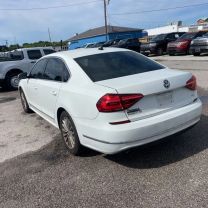 2017 VOLKSWAGEN PASSAT