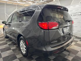 2020 CHRYSLER VOYAGER