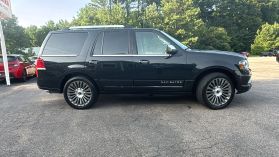 2015 Lincoln Navigator - Image 2