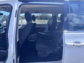 2023 CHRYSLER VOYAGER