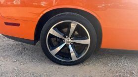 2014 DODGE CHALLENGER COUPE V8, HEMI, 5.7 LITER R/T CLASSIC COUPE 2D