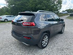 2018 JEEP CHEROKEE SUV V6, 3.2 LITER LIMITED SPORT UTILITY 4D at T&T Repairables - used car dealership in Spencer, Indiana.