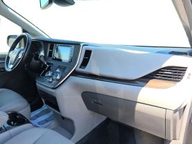 2018 TOYOTA SIENNA VAN V6, 3.5 LITER XLE MINIVAN 4D