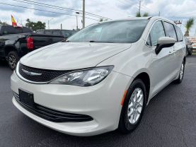 2017 CHRYSLER PACIFICA VAN V6, 3.6 LITER TOURING MINIVAN 4D