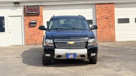 2013 Chevrolet Avalanche - Image 2