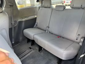 2016 TOYOTA SIENNA VAN V6, 3.5 LITER XLE MINIVAN 4D