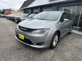 2019 CHRYSLER PACIFICA