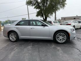 2019 CHRYSLER 300