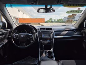 2016 Toyota Camry Hybrid - Image 16