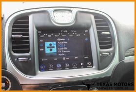 2019 CHRYSLER 300 SEDAN V6, 3.6 LITER 300 TOURING SEDAN 4D
