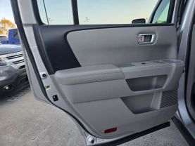 2015 Honda Pilot - Image 12