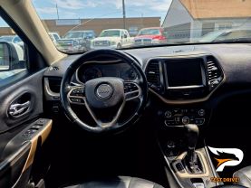 2017 JEEP CHEROKEE SUV V6, 3.2 LITER LATITUDE SPORT UTILITY 4D