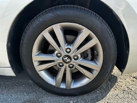 2017 HYUNDAI ELANTRA SEDAN 4-CYL, 2.0 LITER SE SEDAN 4D