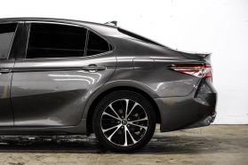 2020 Toyota Camry - Image 13