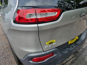 2017 JEEP CHEROKEE SUV V6, 3.2 LITER LIMITED SPORT UTILITY 4D