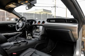 2015 Ford Mustang - Image 18