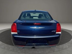 2015 CHRYSLER 300 SEDAN V8, HEMI, 5.7 LITER 300C PLATINUM SEDAN 4D