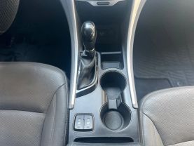 2015 HYUNDAI SONATA SEDAN 4-CYL, HYBRID, 2.4 LITER HYBRID LIMITED SEDAN 4D