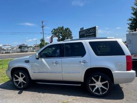 2014 Cadillac Escalade Luxury Sport Utility 4d - Image 3