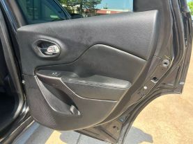 2019 JEEP CHEROKEE SUV 4-CYL, ZERO EVAP, 2.4 LITER LATITUDE SPORT UTILITY 4D