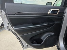 2015 Jeep Grand Cherokee - Image 11