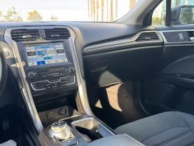 2017 FORD FUSION SEDAN 4-CYL, 2.5 LITER SE SEDAN 4D
