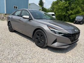 2023 HYUNDAI ELANTRA SEDAN 4-CYL, SULEV, 2.0 LITER SEL SEDAN 4D at T&T Repairables - used car dealership in Spencer, Indiana.