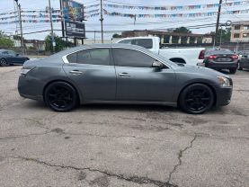 2014 Nissan Maxima - Image 2