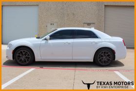 2019 CHRYSLER 300 SEDAN V6, 3.6 LITER 300 TOURING SEDAN 4D