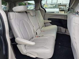 2017 CHRYSLER PACIFICA VAN V6, 3.6 LITER TOURING MINIVAN 4D