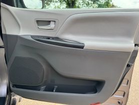 2019 TOYOTA SIENNA VAN V6, 3.5 LITER LE MINIVAN 4D