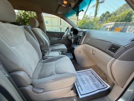 2008 TOYOTA SIENNA