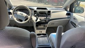 2012 TOYOTA SIENNA