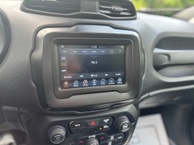 2021 Jeep Renegade - Image 14