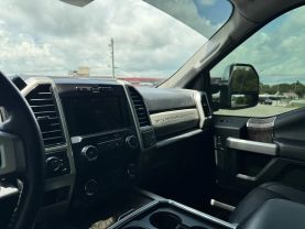 2019 FORD F250 SUPER DUTY CREW CAB PICKUP V8, TURBO DIESEL, 6.7 LITER LARIAT PICKUP 4D 6 3/4 FT