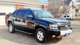 2013 Chevrolet Avalanche - Image 9