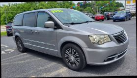 2014 Chrysler Town & Country S Minivan 4d - Image 7