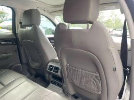 2017 Jaguar F-pace - Image 24