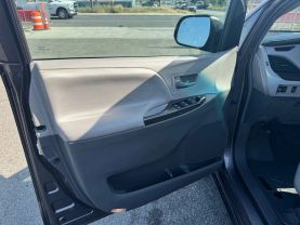 2015 TOYOTA SIENNA VAN V6, 3.5 LITER XLE MINIVAN 4D