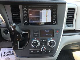 2018 TOYOTA SIENNA VAN V6, 3.5 LITER XLE MINIVAN 4D