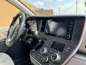 2019 TOYOTA SIENNA VAN V6, 3.5 LITER LE MINIVAN 4D